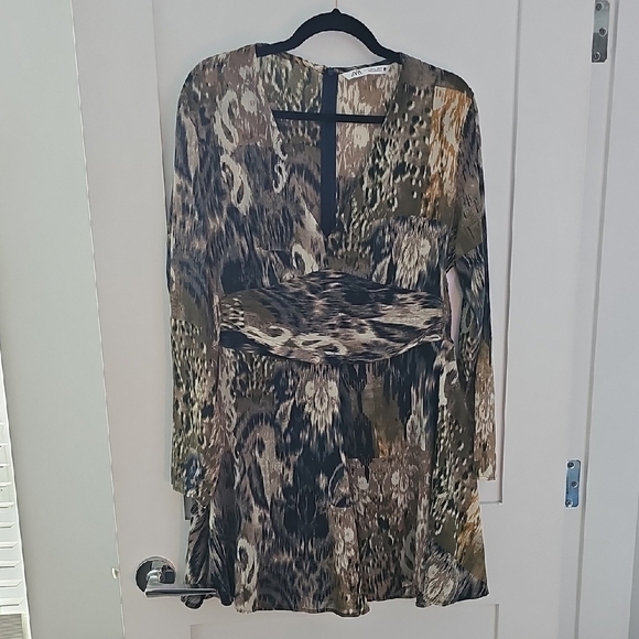 ✨3/$45✨Zara Multicolor Long Sleeve Dress- fits like a M/L - Picture 1 of 9